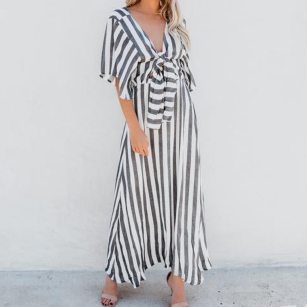 Storia By Vici  Black and White Striped Front Tie Maxi Dress Small